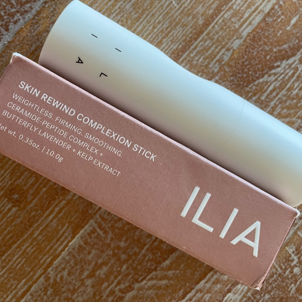 ILIA Skin Remind Blurring Stick - Picture 10 of 12